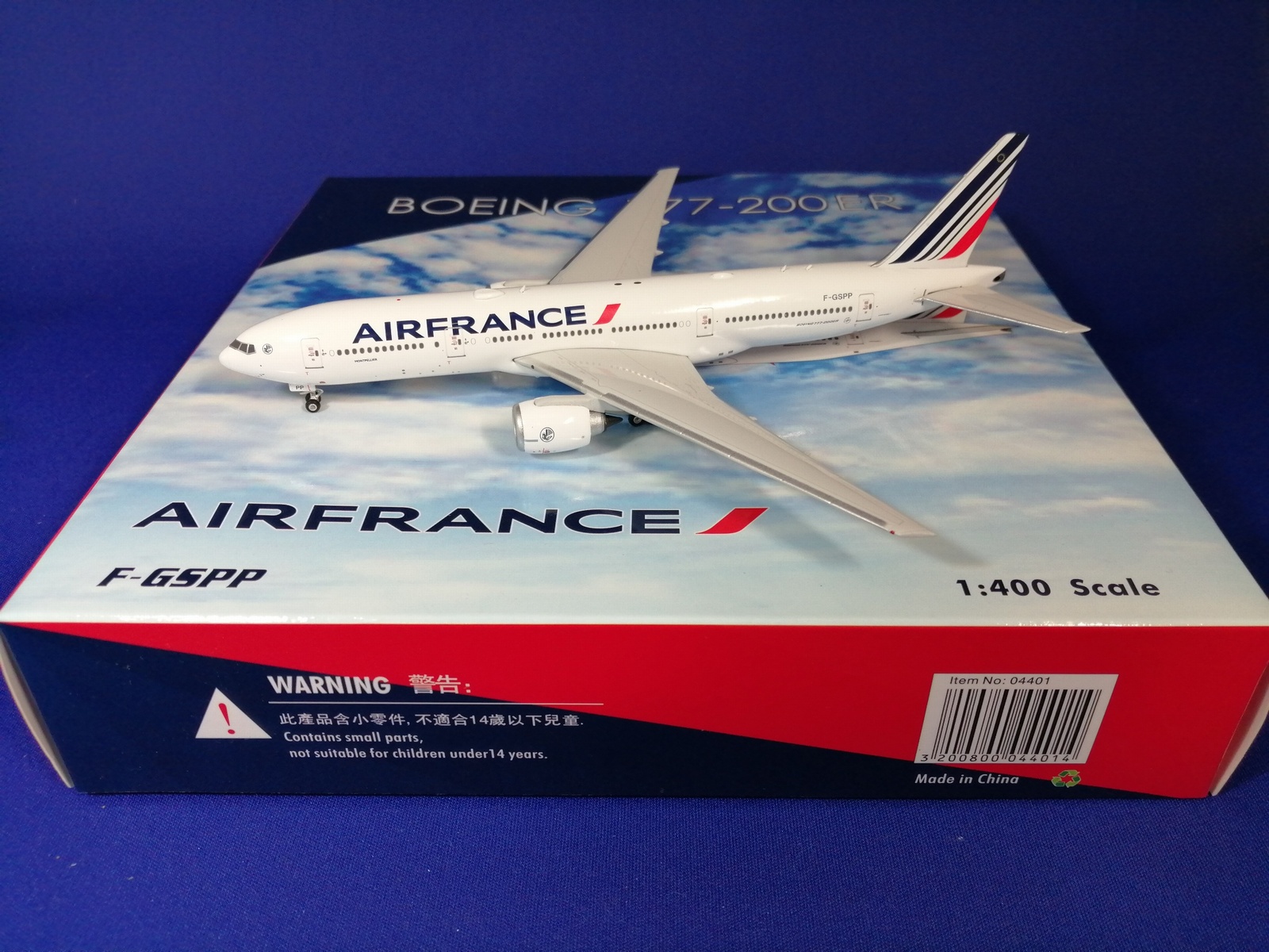 04401 Phoenix Air France / エールフランス航空 B777-200ER F-GSPP 1:400 完売しました。 Phoenix 1:400 Air France / エールフランス 777-200 亜鉛ダイキャスト製