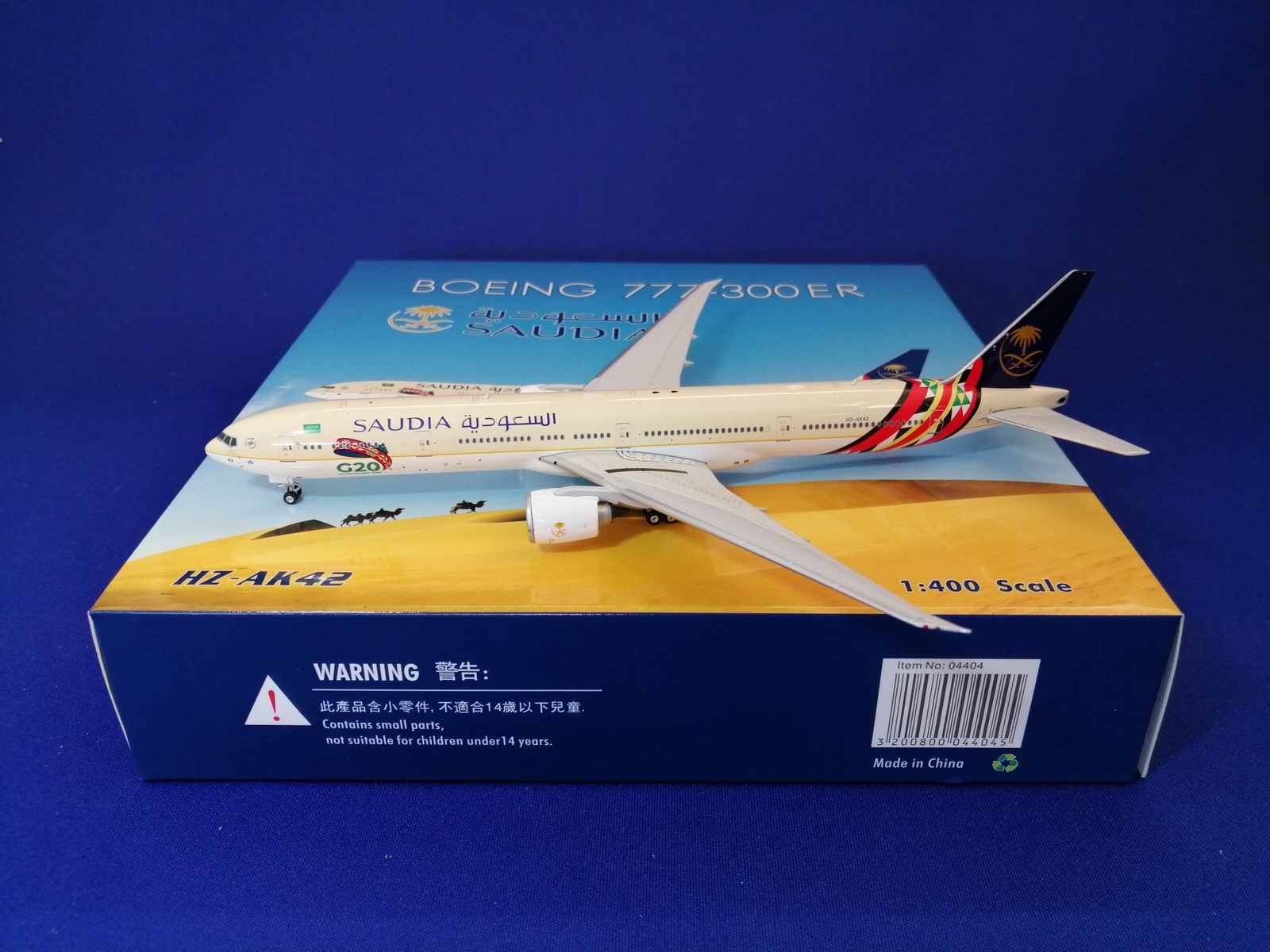 04404 Phoenix SAUDIA / サウジアラビア航空 サウディア B777-300ER HZ-AK42 G20 LOGO 1:400 お取り寄せ