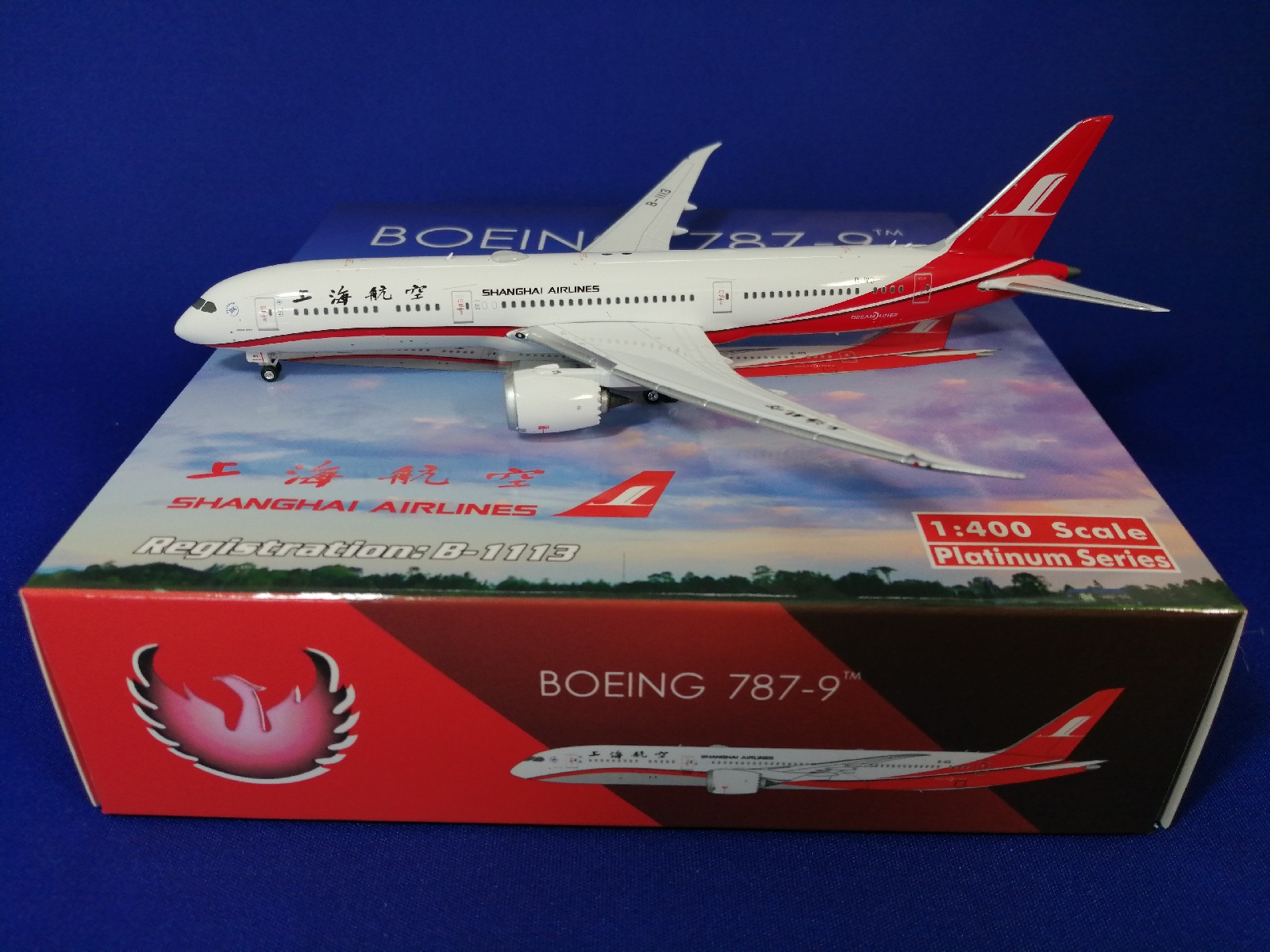 11666 Phoenix Shanghai Airlines / 上海航空 B787-9 B-1113 1:400 完売しました。 Phoenix 1:400 Shanghai Airlines / 上海航空 787-9 亜鉛ダイキャスト製