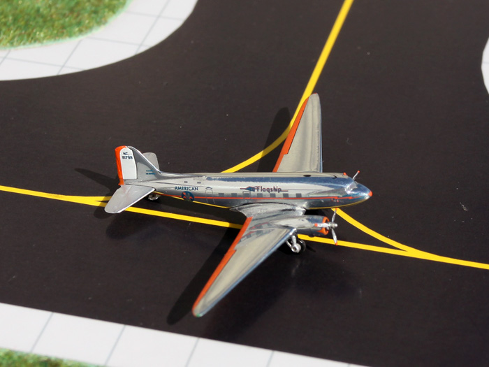 GJ70977 GEMINI JETS American / アメリカン航空 DC-3 NC21798 1:400 完売しました。 GEMINI JETS 1:400 American Airlines / アメリカン航空 DC-3 亜鉛ダイキャスト製