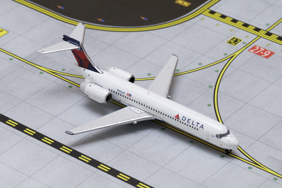 GJ701585 GEMINI JETS Delta / デルタ航空 B717-200 N922AT 1:400 完売しました。 GEMINI JETS 1:400 Delta Air Lines / デルタ航空 717-200 亜鉛ダイキャスト製
