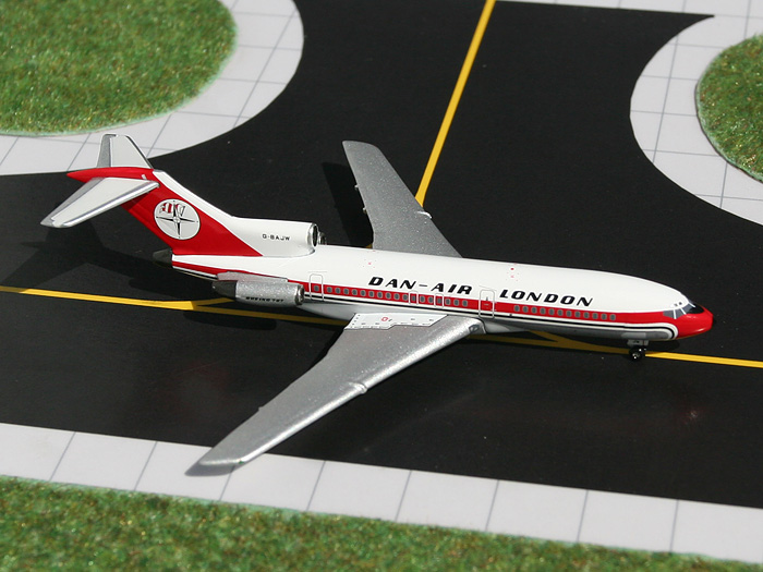GJ70942 GEMINI JETS Dan Air London / ダンエアロンドン B727-100 G-BAJW 1:400 完売しました。