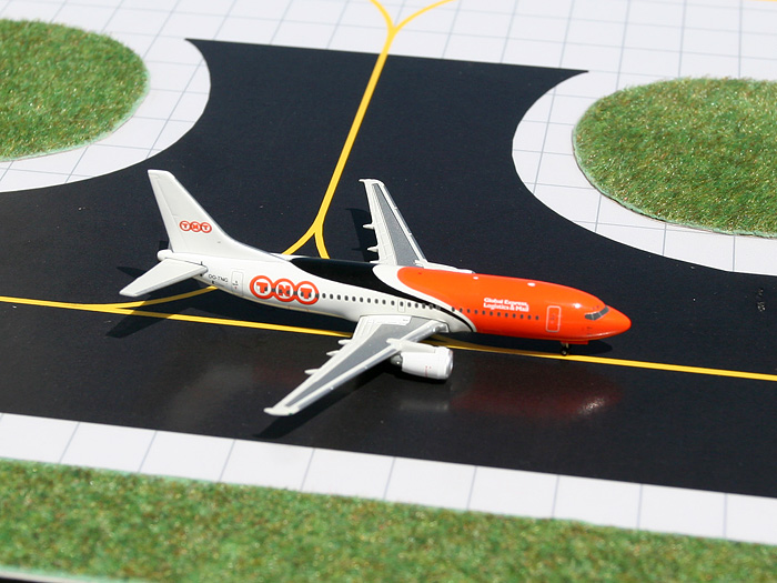 GJ70473 GEMINI JETS TNT / TNTエクスプレス B737-300F OO-TNG 1:400 完売しました。 GEMINI JETS 1:400 TNT Express / TNTエクスプレス 737-300 亜鉛ダイキャスト製