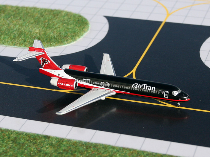 GJ70991 GEMINI JETS Air tran / エアトラン航空 Atlanta Falcons CS B717-200 N891AT 1:400 完売しました。 GEMINI JETS 1:400 AirTran Airways / エアトラン航空 717-200 亜鉛ダイキャスト製