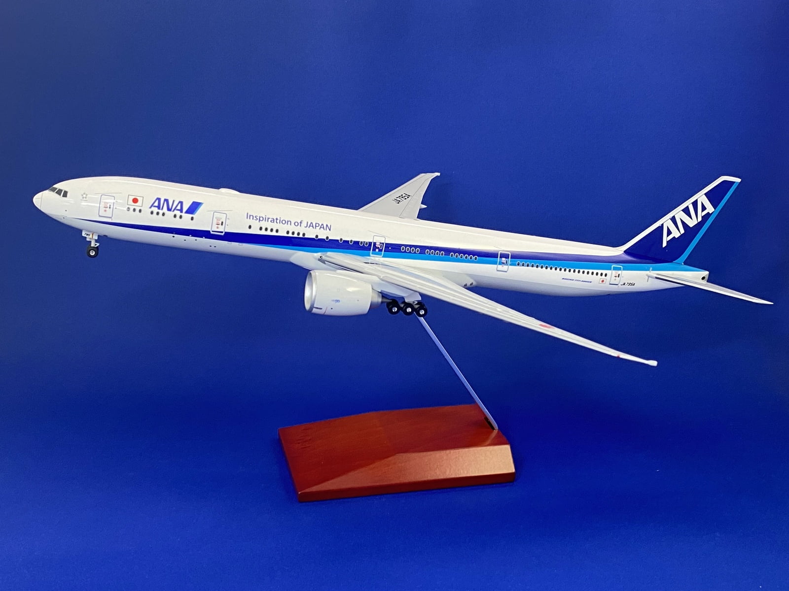 NH20166 全日空商事特注品 ANA B777-300ER JA795A 1:200 完成品 　完売しました 全日空商事 1:200 ANA All Nippon Airways / 全日空 777-300 プラスチック製