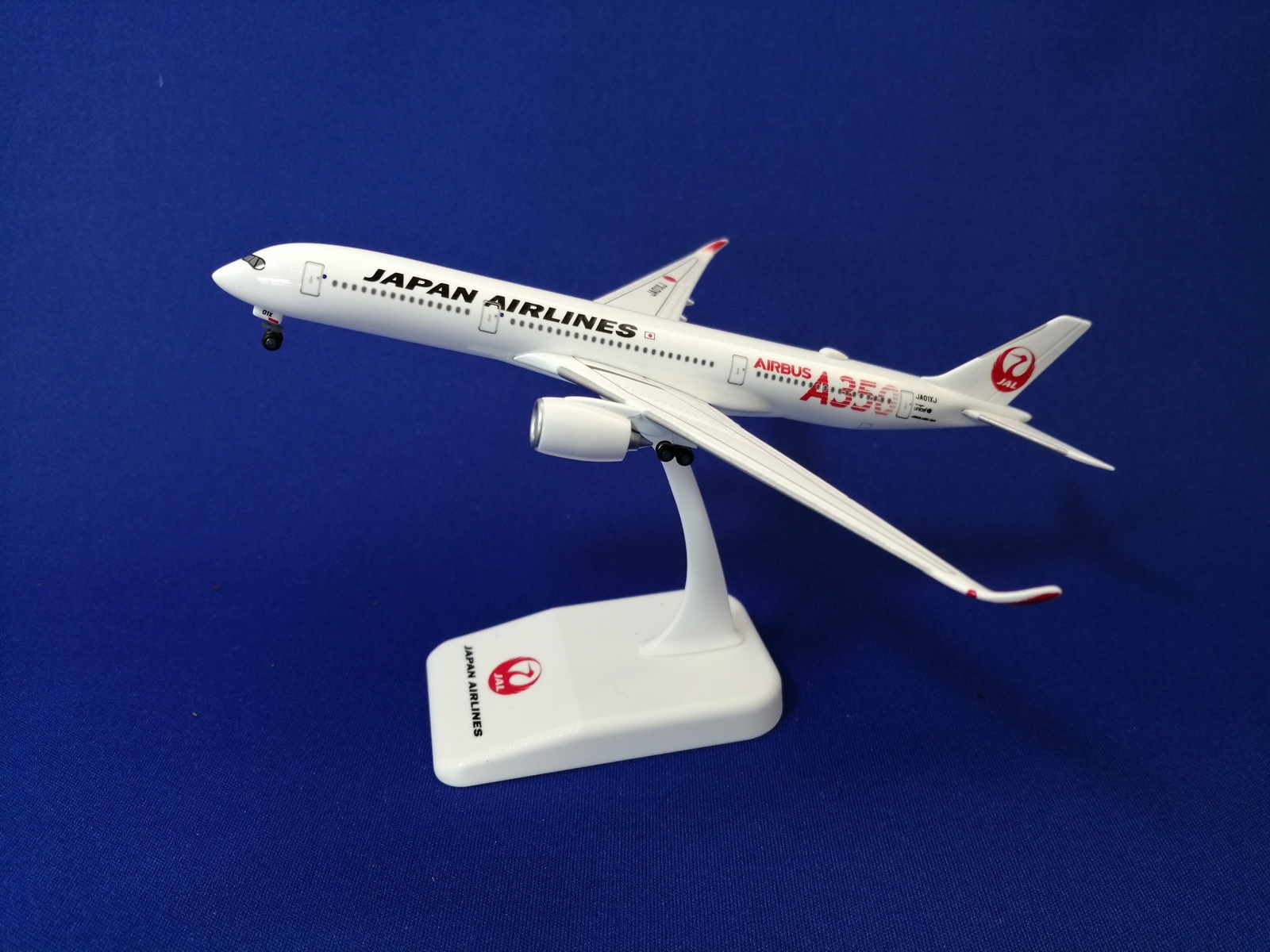 BJE3052 JALUX企画品 JAL A350-900 JA01XJ 1:500 完売しました。 JALUX 1:500 JAL Japan Airlines  / 日本航空 A350-900 亜鉛ダイキャスト製