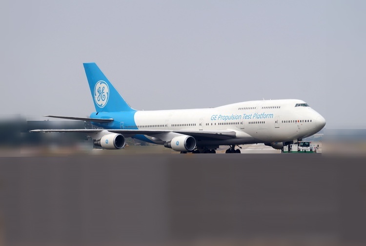 04453 Phoenix General Electric / ゼネラル・エレクトリック B747-400 N747GF 1:400 お取り寄せ