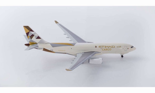 532716 Herpa ETIHAD CARGO / エティハド航空 A330-200F 1:500 完売しました。 Herpa 1:500 Etihad Cargo / エティハド航空 カーゴ A330-200F 亜鉛ダイキャスト製