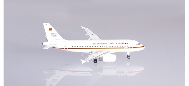 533409 Herpa Luftwaffe / ドイツ空軍 A319 Flugbereitschaft 15+03 1:500 完売しました。