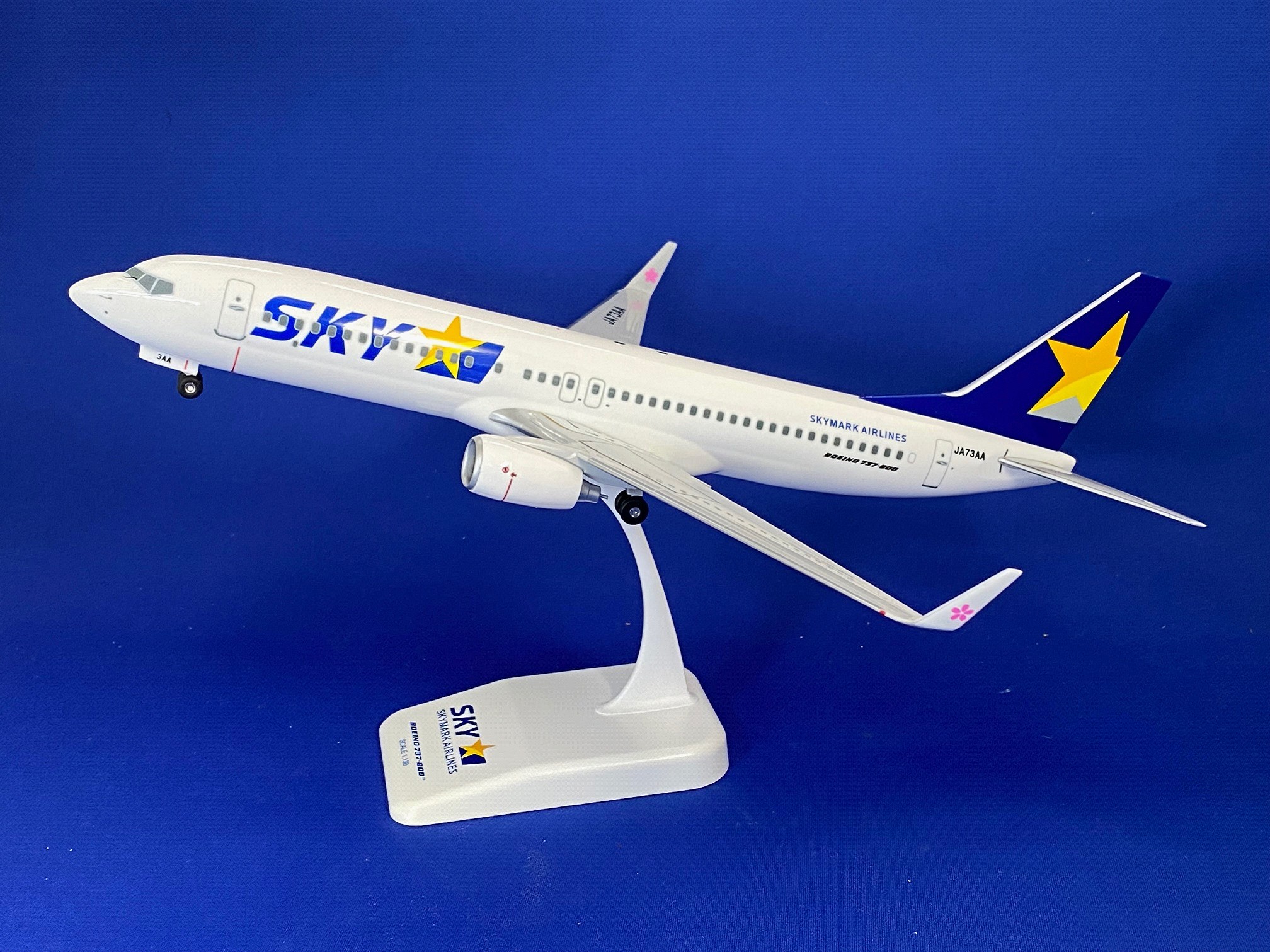 BC1331 EVER RISE SKYMARK / スカイマーク B737-800W JA73AA 1:130 完売しました。 Crosswing (Original) 1:130 SKYMARK AIRLINES / スカイマーク 737-800 プラスチック製