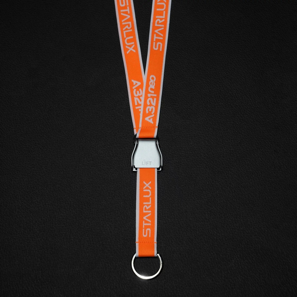 LGP200056 STARLUX Airlines / スターラックス航空 A321neo LANYARD & KEYRING 完売しました。 STARLUX  STARLUX Airlines / スターラックス航空 A321neo 布製