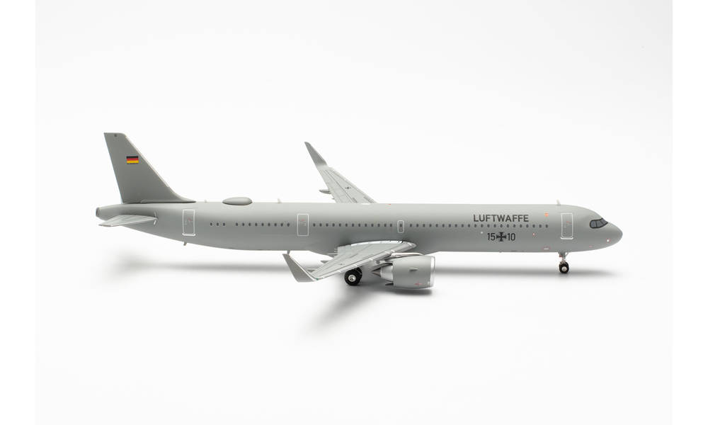 572170 Herpa Luftwaffe Flugbereitschaft /ドイツ空軍 Flugbereitschaft A321LR 15+10 1:200 完売しました。 Herpa 1:200 Luftwaffe / ドイツ空軍 A321 プラスチック製