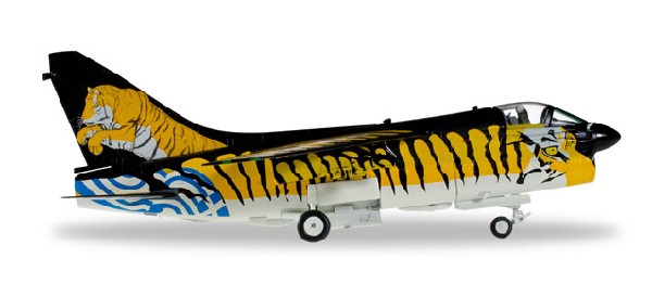 580014 Herpa ギリシャ空軍 A-7E 335th Tiger Meet 1:72 完売しました。 Herpa 1:72 Greek air force/Hellenic Air Force / ギリシャ空軍 A-7 コルセアII 亜鉛ダイキャスト製