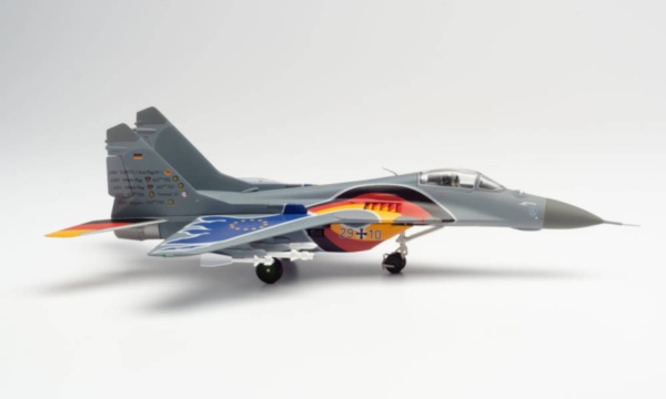580557 Herpa ドイツ空軍 Mig-29A 29+10 73SQ Fulcrum Farewell Tour 2003 1:72 完売しました。 Herpa 1:72 Luftwaffe / ドイツ空軍 MiG-29 フルクラム 亜鉛ダイキャスト製