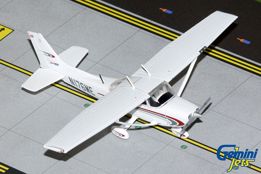 GGCES012  Gemini General aviation Sporty's Academy Cessna 172S Skyhawk SP Sporty's Pilot Shop N176ME 1:72 お取り寄せ GEMINI JETS 1:72 Sporty's Academy Cessna 172（Skyhawk） プラスチック製