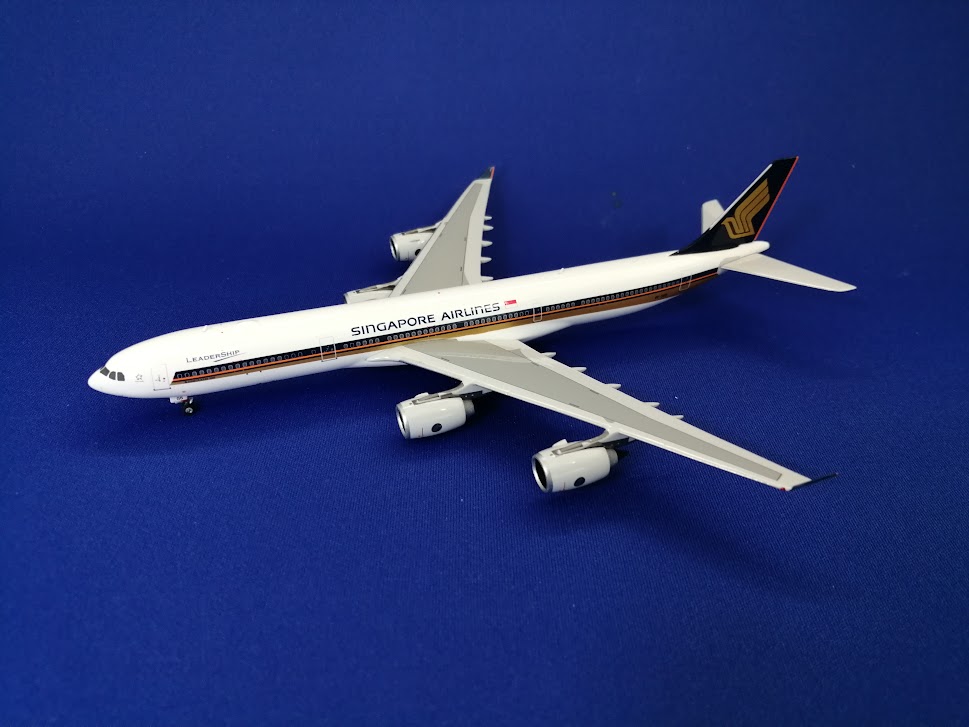 04478 Phoenix Singapore Airlines / シンガポール航空 A340-500 Leadership 9V-SGB 1:400 完売しました。 Phoenix 1:400 Singapore Airlines / シンガポール航空 A340-500 亜鉛ダイキャスト製