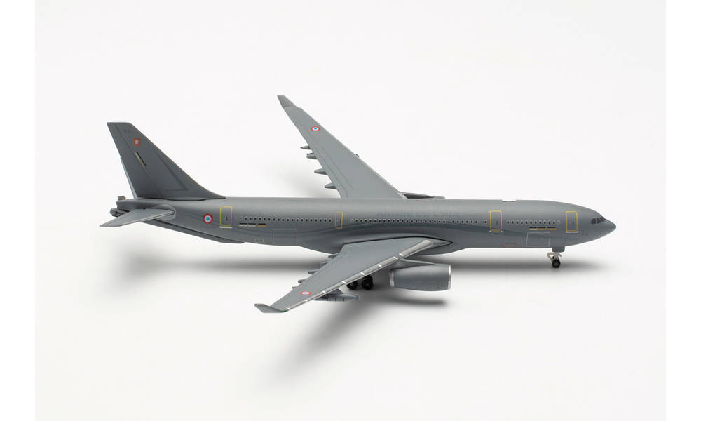 536677 Herpa フランス空軍 A330 MRTT イストル＝ル・テュベ空軍基地 F-UJCG / 041 1:500 完売しました。