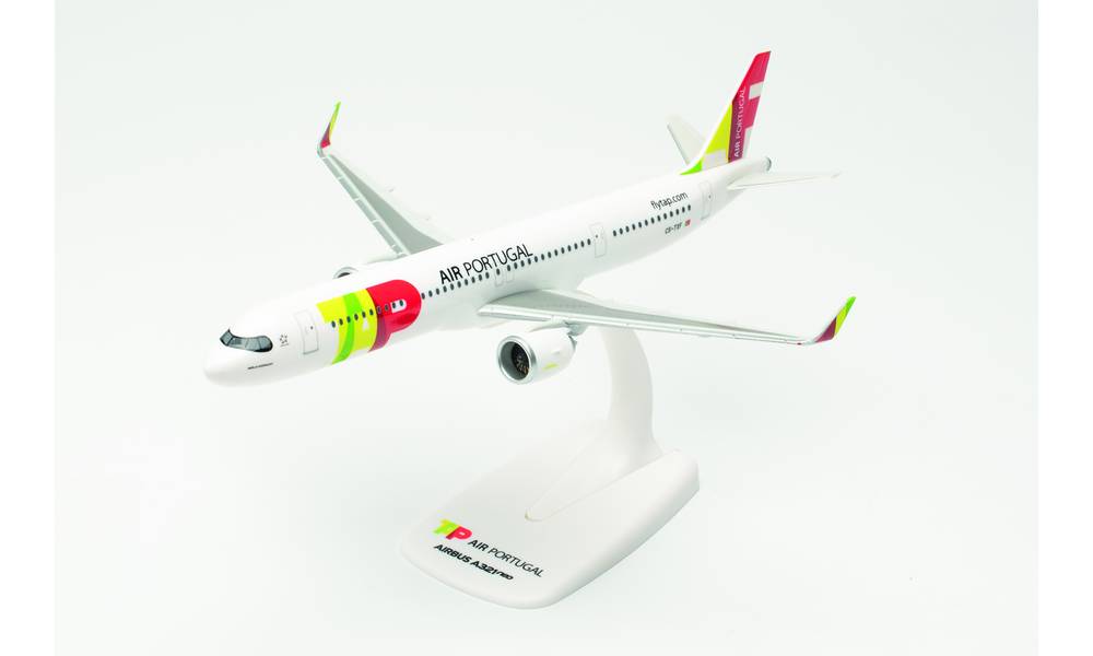 613835 Herpa SNAPFIT TAP Air Portugal / TAPポルトガル航空 A321LR CS-TXF Amalia Rodrigues 1:200 予約