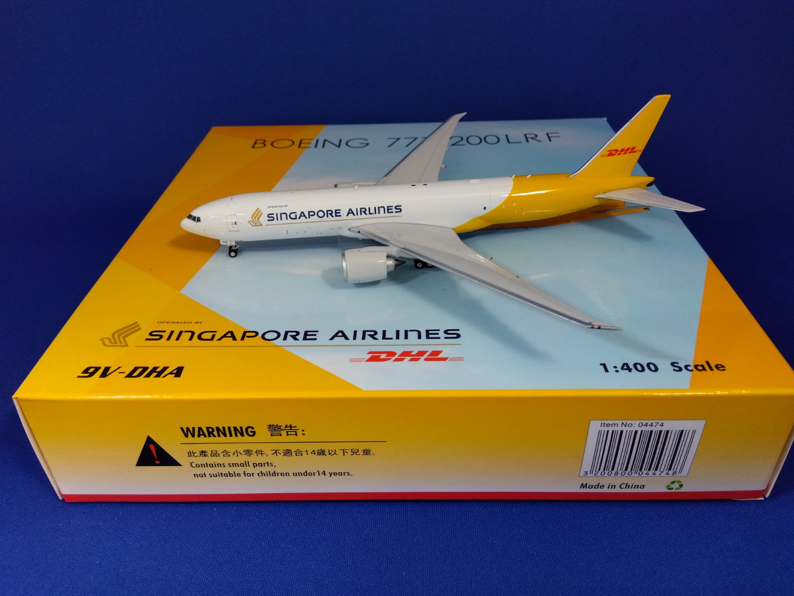 04474 Phoenix DHL Singapore / DHL シンガポール航空 B777-200LRF 9V-DHA 1:400 お取り寄せ