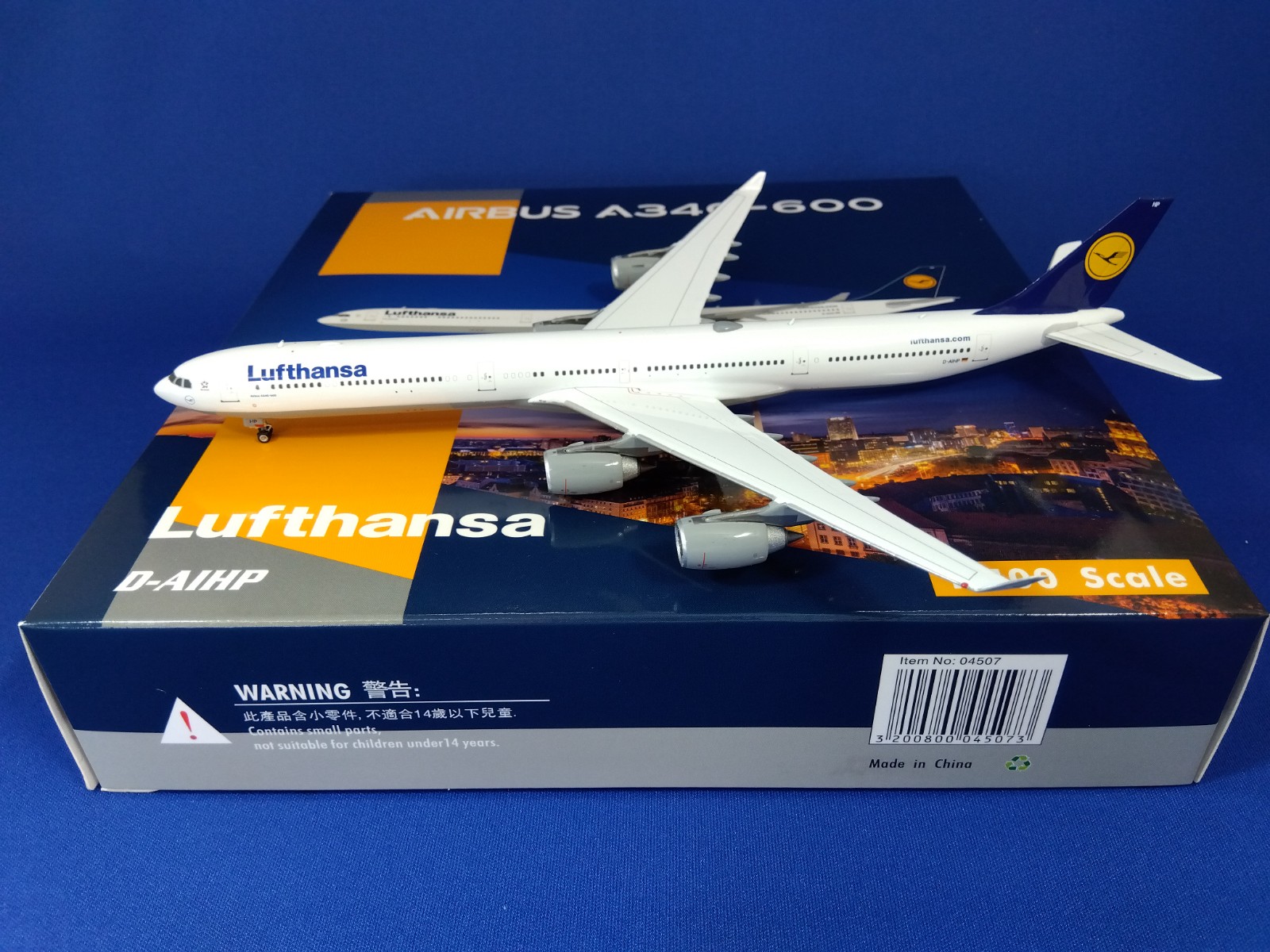 04507 Phoenix Lufthansa / ルフトハンザドイツ航空 Old color A340-600 D-AIHP 1:400 完売しました。