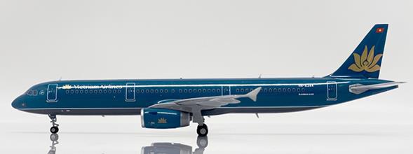 LH2420 JC WING Vietnam Airlines / ベトナム航空 A321 VN-A344 スタンド付 1:200 完売しました。