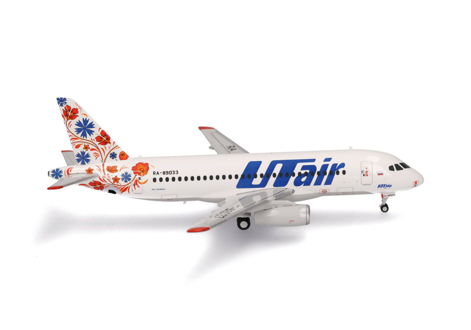572897 Herpa UT Air / UTエア SSJ-100 RA-89033 1:200 完売しました。 Herpa 1:200 UTAir / UTエア SSJ-100 スーパージェット 亜鉛ダイキャスト製