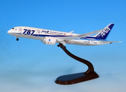 NH40118 全日空商事特注品 ANA All Nippon Airways / 全日空 B787-8 787ロゴ(ギア付) JA806A ABS樹脂製完成品 1:400 お取り寄せ