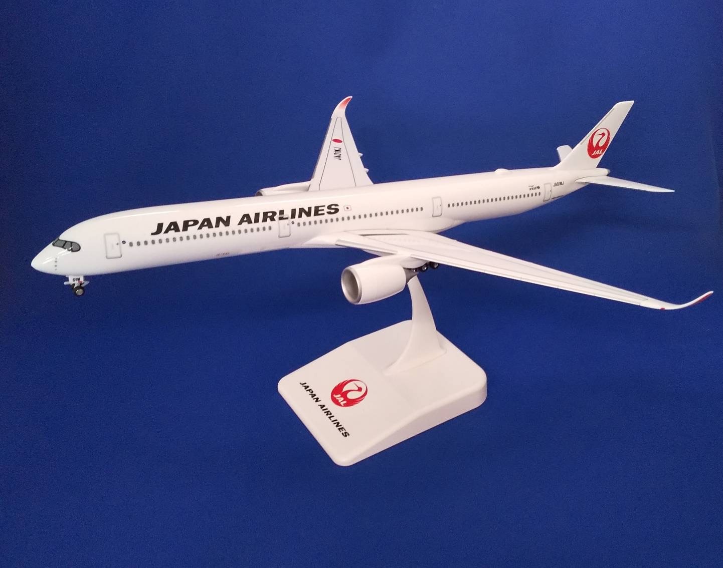 BJQ2049 JALUX企画品 (EVER RISE) JAL / 日本航空 A350-1000 JA01WJ 組立品 スナップインモデル 1:200 完売しました。