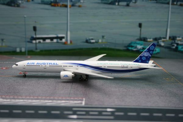 11037 Phoenix Air Austral / エール・オーストラル B777-300ER F-OREU 1:400 お取り寄せ Phoenix 1:400 Air Austral / エール・オーストラル 777-300 亜鉛ダイキャスト製