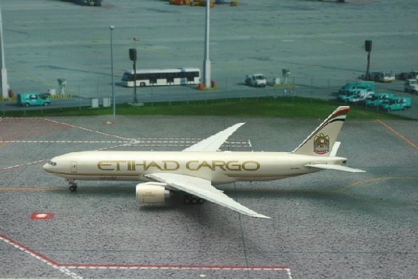 11176 Phoenix Etihad Cargo / エティハド航空 カーゴ B777-200F A6-DDB 1:400 完売しました。