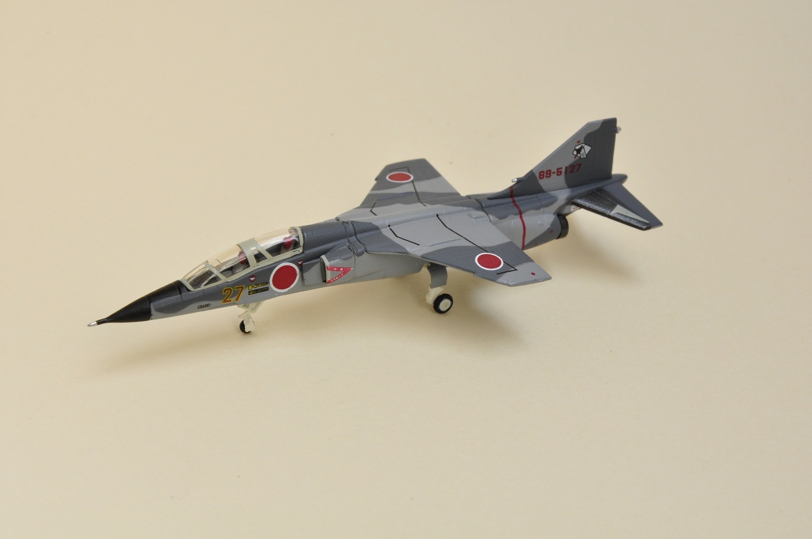 WA22097 WORLD AIRCRAFT JASDF / 航空自衛隊 T-2 飛行教導隊 新田原基地 69-5127 1:200 お取り寄せ