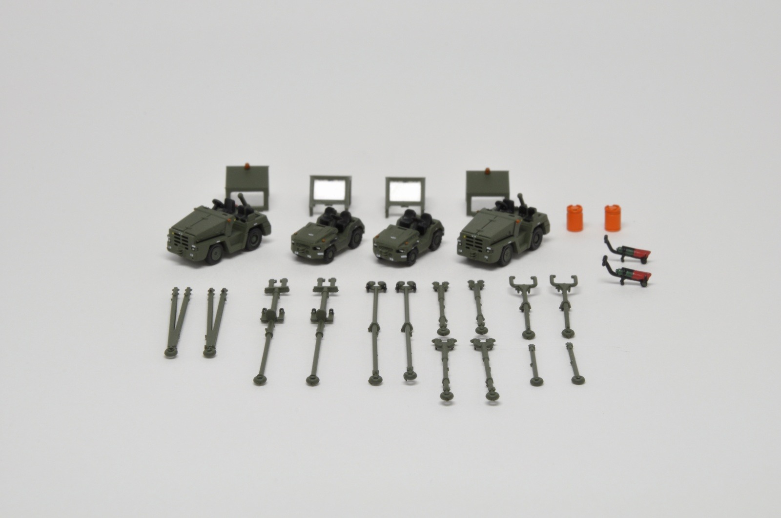 WA22107 WORLD AIRCRAFT JASDF / 航空自衛隊 牽引車セット 2t 3t 1:200 お取り寄せ WORLD AIRCRAFT 1:200 JASDF / JAPAN AIR SELF DEEFENCE FORCE / 航空自衛隊  亜鉛ダイキャスト製
