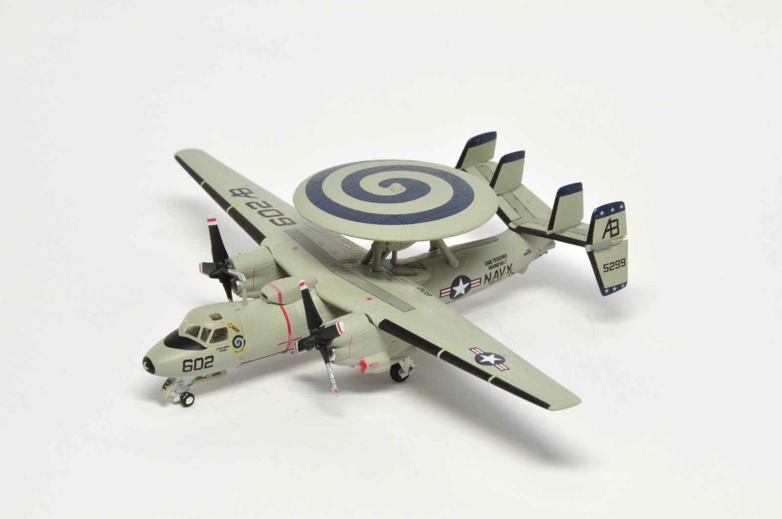 WA22108 WORLD AIRCRAFT US NAVY / アメリカ海軍 E-2Cホークアイ VAW-123 スクリュートップス AB602 1:200 完売しました。