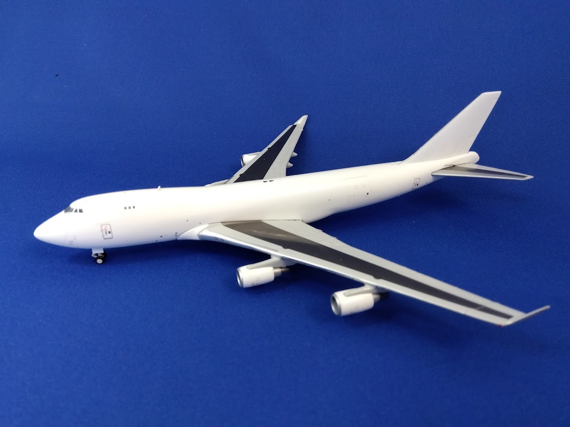 BK2006 JCWING BLANK White / ホワイト B747-400F GE Engine 1:400 完売しました。 JC WING 1:400 White / ホワイト 747-400F 亜鉛ダイキャスト製