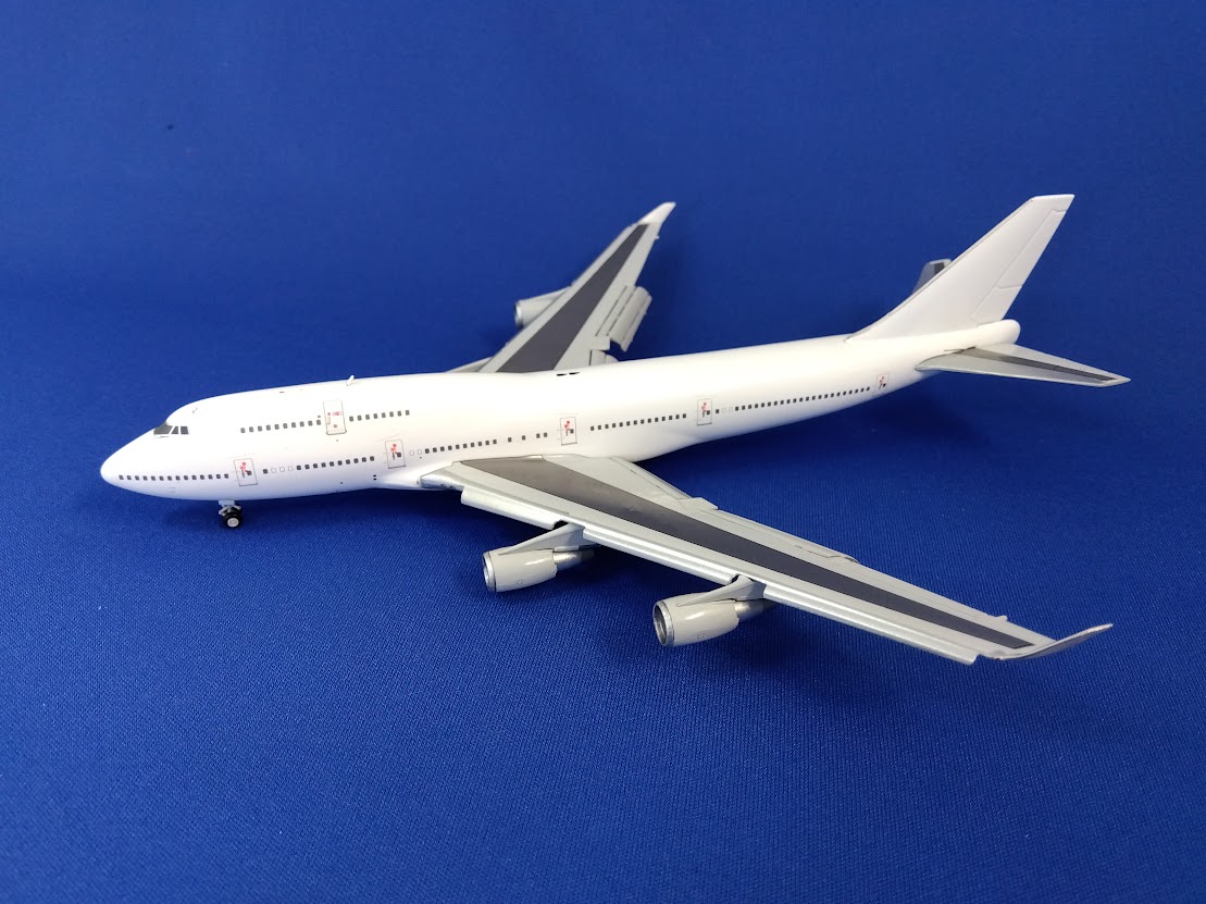 BK2007A JCWING BLANK White / ホワイト B747-400 GE Engine Flap Dawn 1:400 完売しました。 JC WING 1:400 White / ホワイト 747-400 亜鉛ダイキャスト製