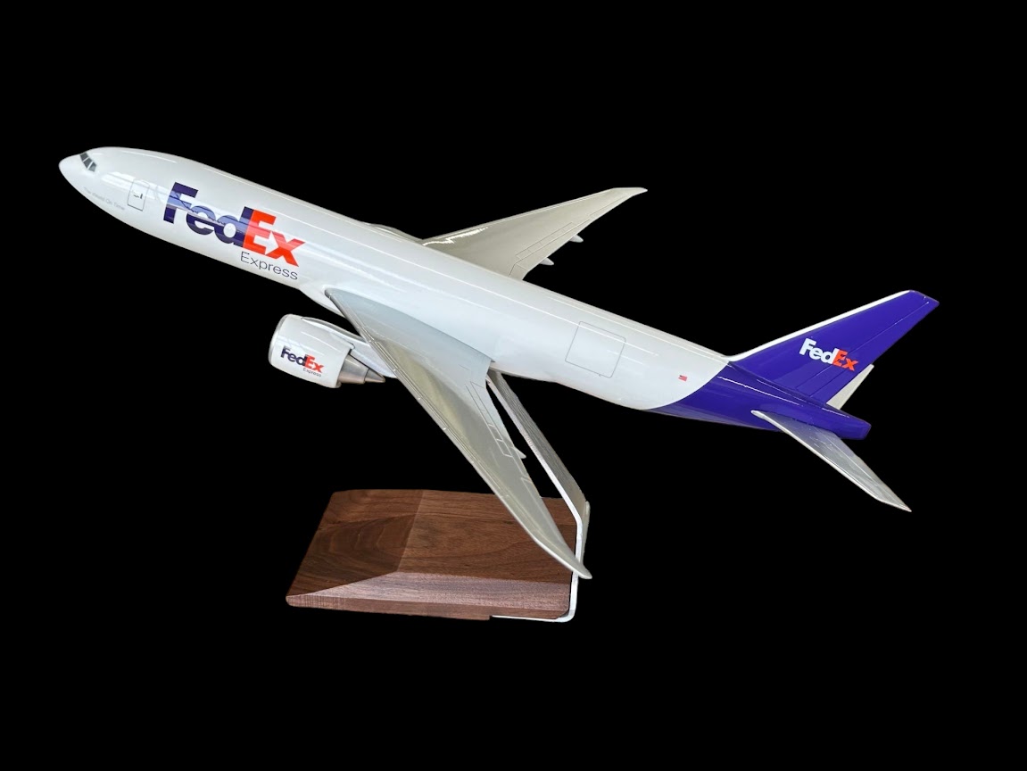 PAC03 PACMIN FedEx / フェデックス B777F  木製スタンド付き 組立品 スナップインモデル 1:144 完売しました。 PACMIN 1:144 FedEx / フェデックス 777-200F プラスチック製