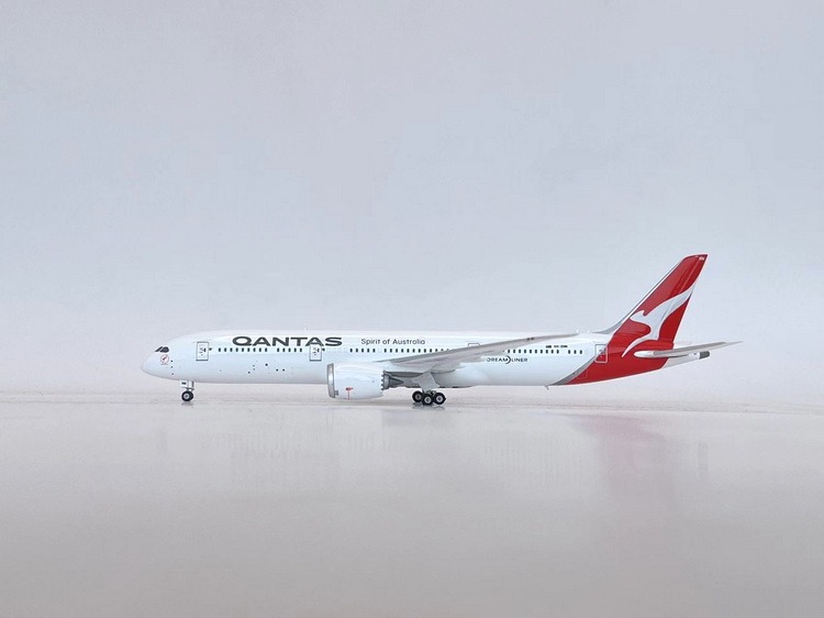04620 Phoenix Qantas Airways / カンタス航空 Regular B787-9 VH-ZNN 1:400 お取り寄せ