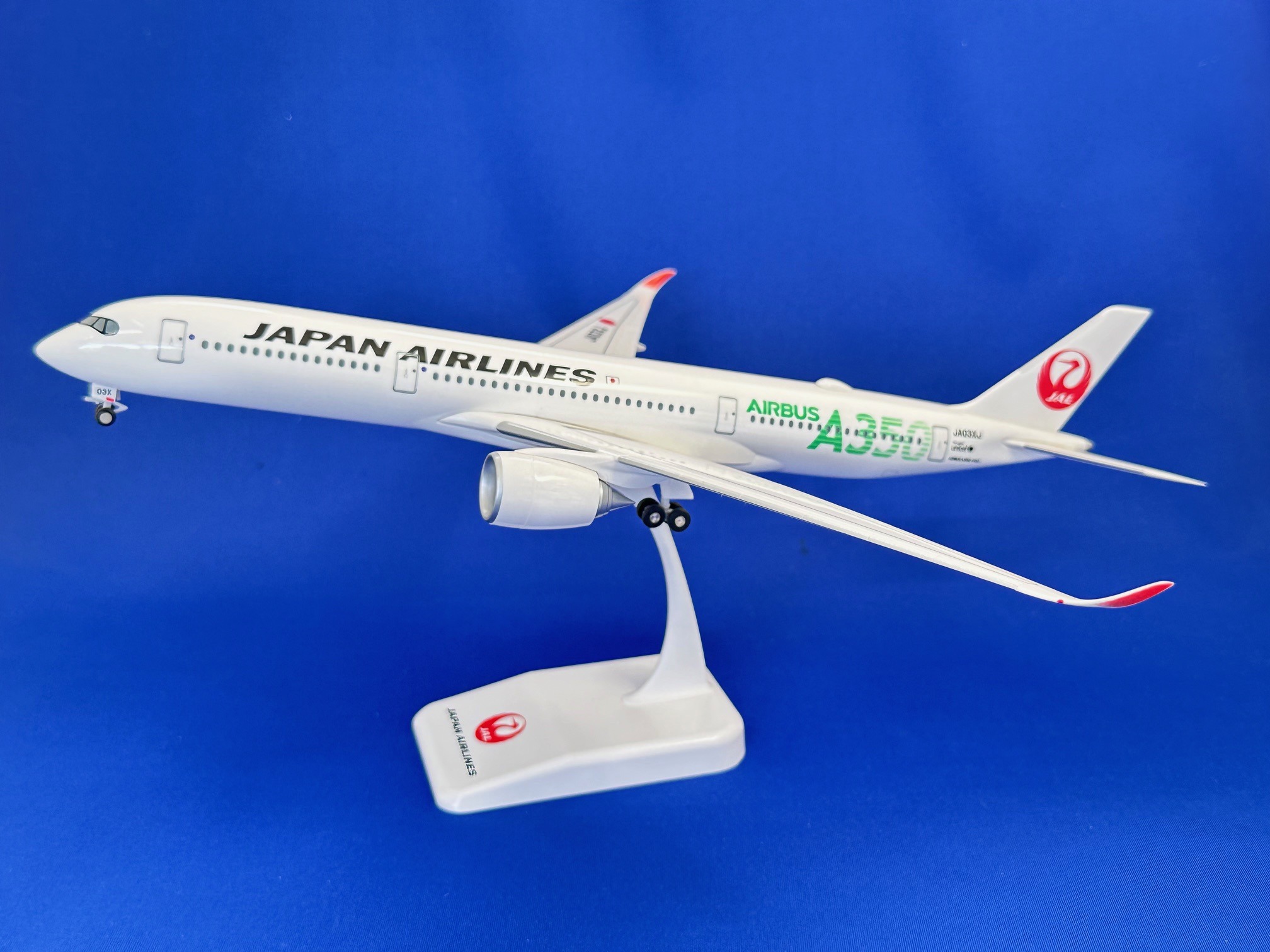 BJQ2055 JALUX企画品 (EVER RISE) JAL / 日本航空 3号機 A350-900 JA03XJ 組立品 スナップインモデル 1:200 完売しました。
