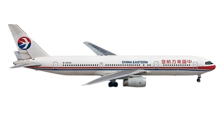 11961 Phoenix China Eastern Airlines / 中国東方航空 B767-300ER B-2568 1:400 お取り寄せ