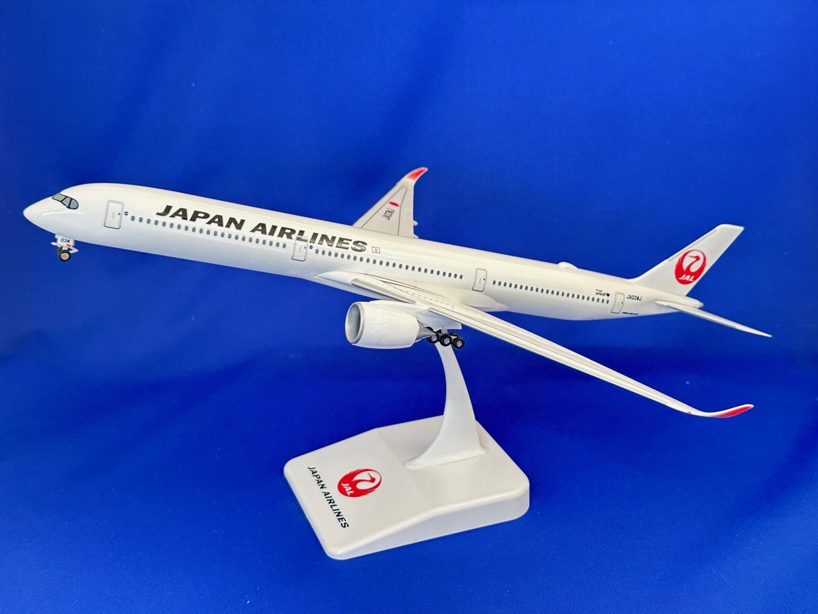 BJQ2067 JALUX企画品 (EVER RISE) JAL / 日本航空 3号機 A350-1000 JA03WJ 組立品 スナップインモデル 1:200 お取り寄せ JALUX 1:200 JAL Japan Airlines  / 日本航空 A350-1000 プラスチック製