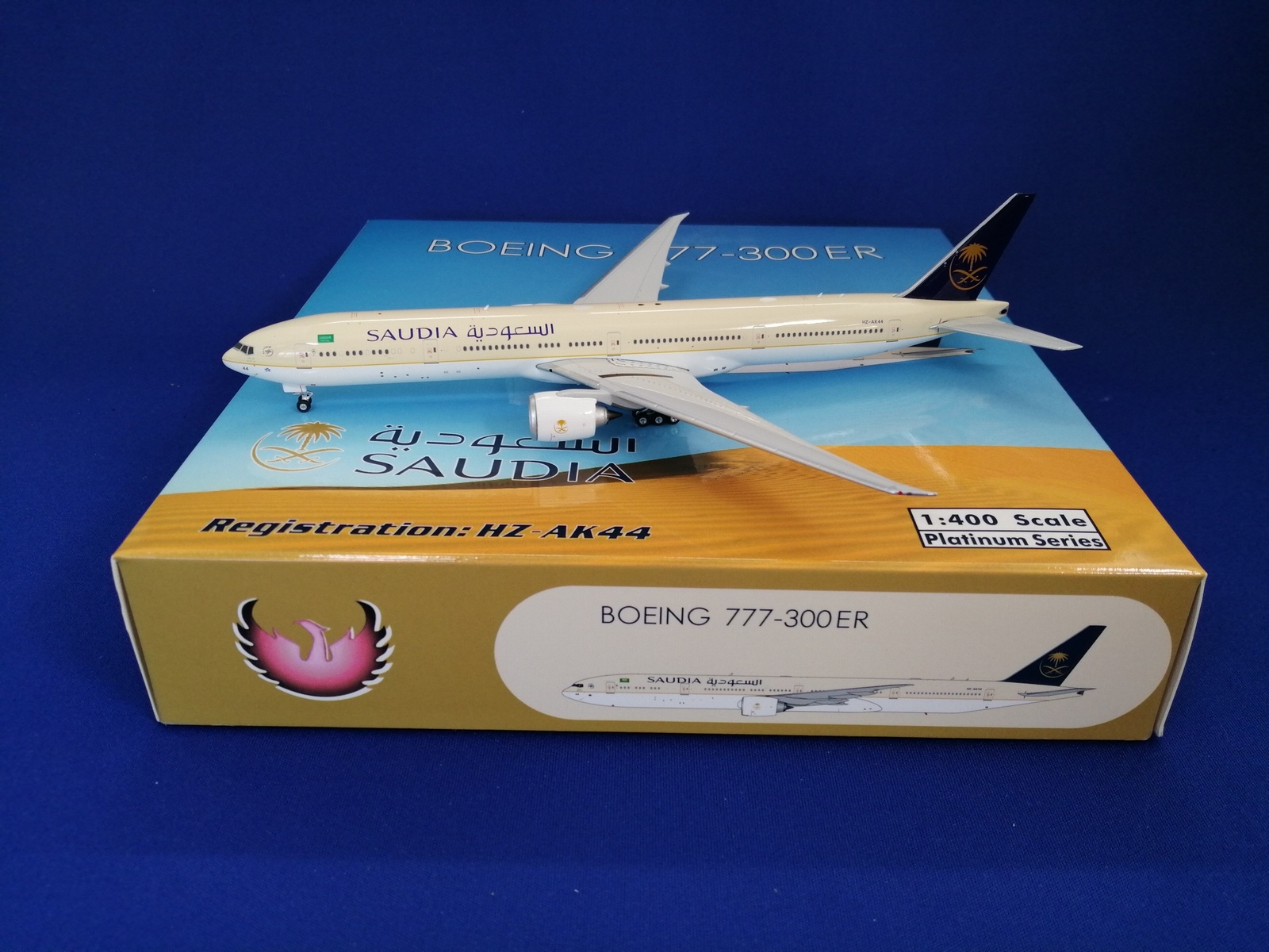 11696 Phoenix SAUDIA/Saudi Arabian Airlines / サウジアラビア航空/サウディア B777-300ER HZ-AK44 1:400 完売しました。 Phoenix 1:400 SAUDIA/Saudi Arabian Airlines / サウジアラビア航空/サウディア 777-300 亜鉛ダイキャスト製