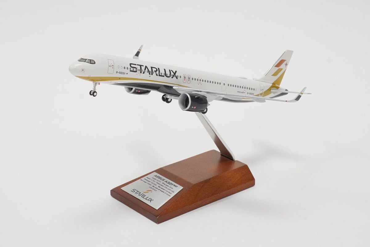11427GR STARLUX 航空会社オフィシャルモデル(Hogan)  STARLUX Airlines / スターラックス航空 A321neo B-58201 組立式 1:200 完売しました。