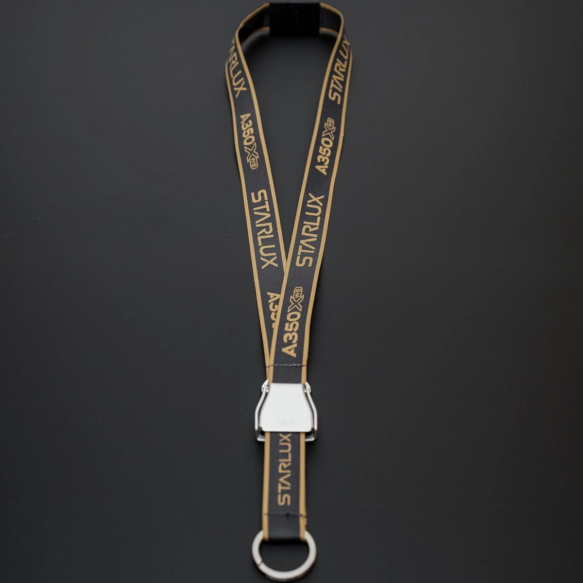 LGP200070 STARLUX AIRLINES / スターラックス航空 SEAT BELT LANYARD /シートベルトストラップ A350XWB 完売しました。