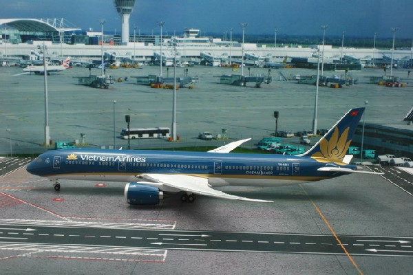 20111 Phoenix Vietnam / ベトナム B787-9 VN-A861 1:200 Phoenix 1:200 Vietnam Airlines / ベトナム航空 787-9 亜鉛ダイキャスト製
