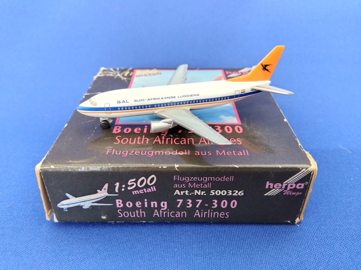 500326 Herpa South African Airways / 南アフリカ航空 B737-300 1:500 旧ギヤ パーケージにダメージあり 完売しました。 Herpa 1:500 South African Airways / 南アフリカ航空 737-300 亜鉛ダイキャスト製