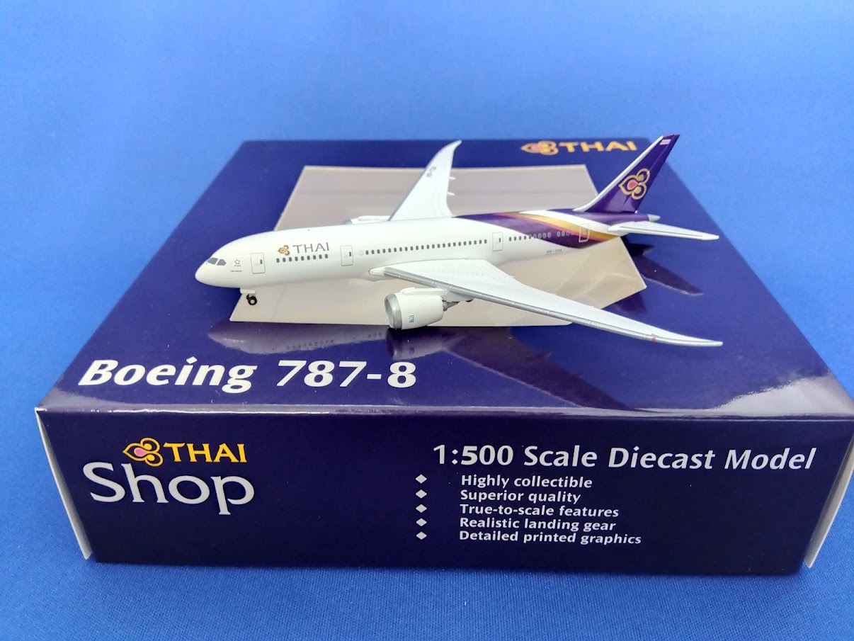 526937 航空会社オフィシャルモデル Thai Airways / タイ国際航空 B787-8 HS-TQA 1:500 完売しました。 Herpa 航空会社オフィシャルモデル 1:500 Thai /タイ国際航空 787-8 亜鉛ダイキャスト製