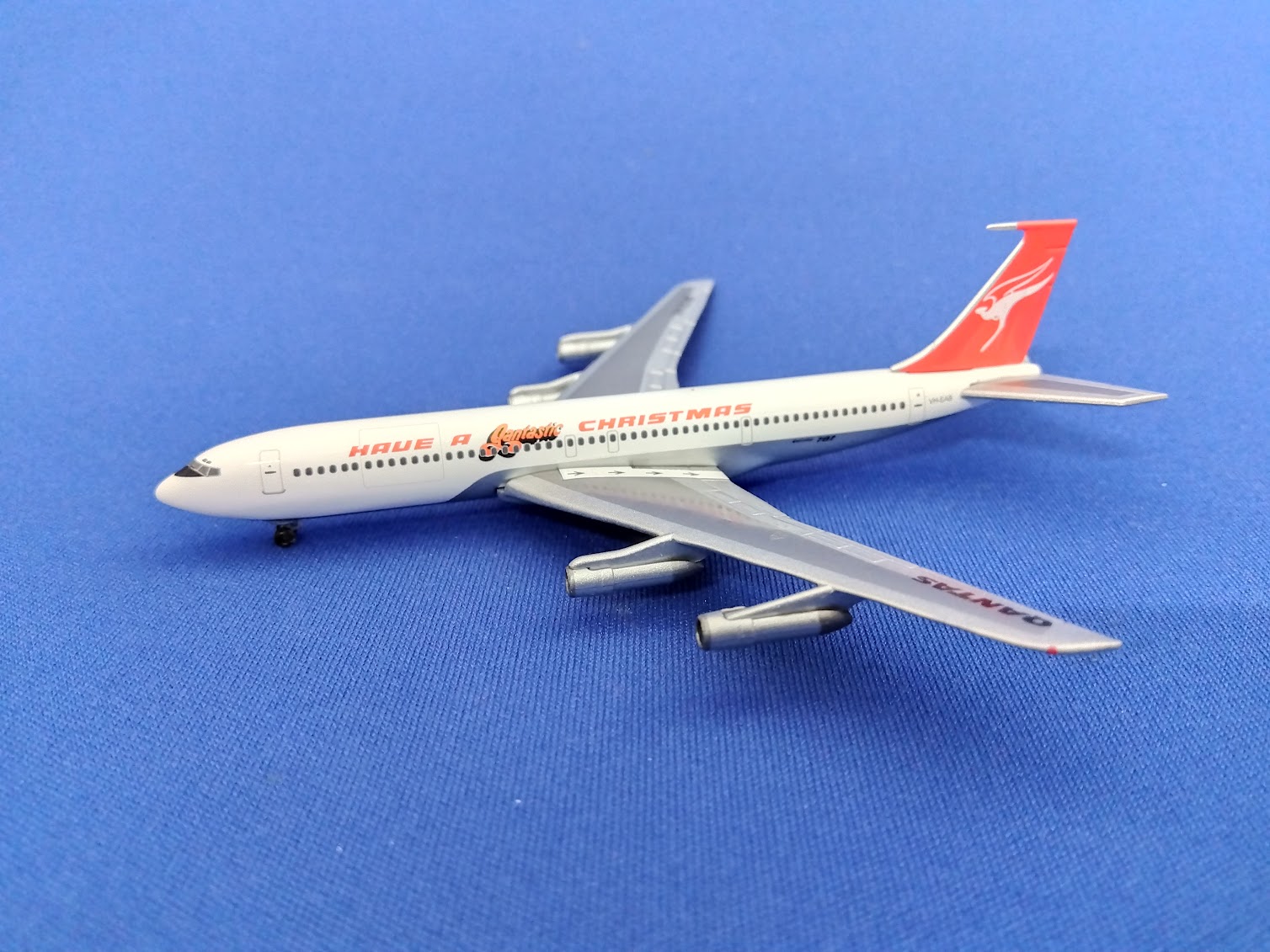 529488 Herpa Qantas Airways / カンタス航空 B707-300C Qantastic Christmas VH-EAB 1:500 メーカー完売 Herpa 1:500 Qantas Airways / カンタス航空 707-300 亜鉛ダイキャスト製
