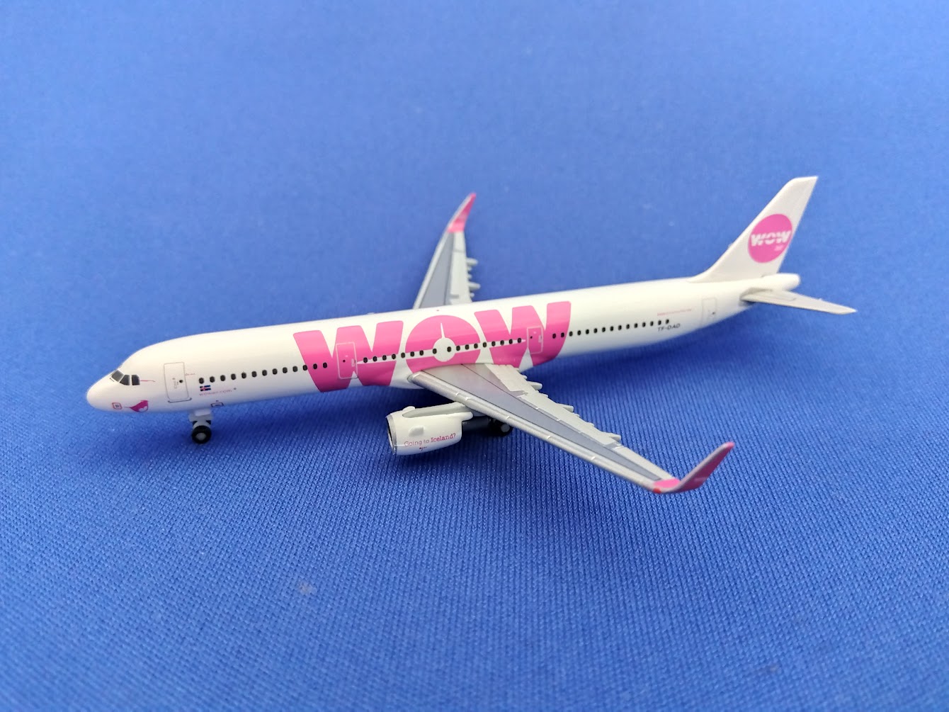 531870 Herpa CLUB MODELS WOW air / ワウエア A321 TF-DAD プラスチック製スタンド付 1:500 メーカー完売