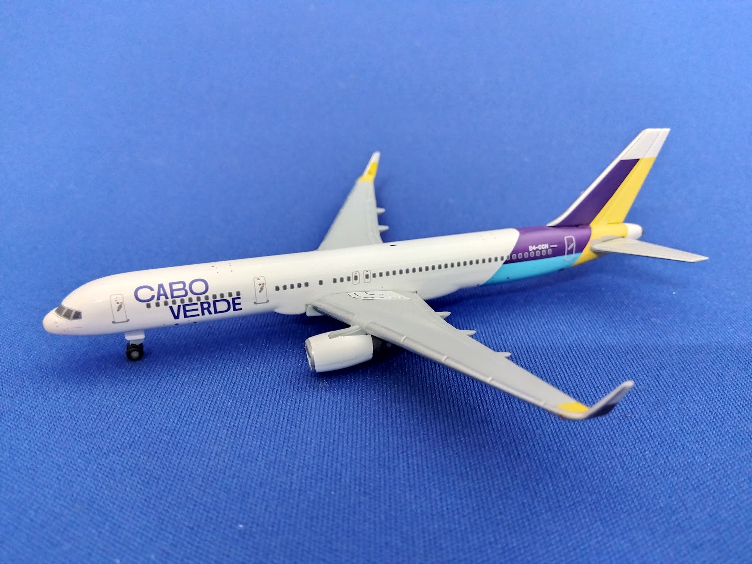 534604 Herpa CLUB MODELS TACV Cabo Verde Airlines / カーボベルデ航空 B757-200 D4-CCH 1:500 メーカー完売