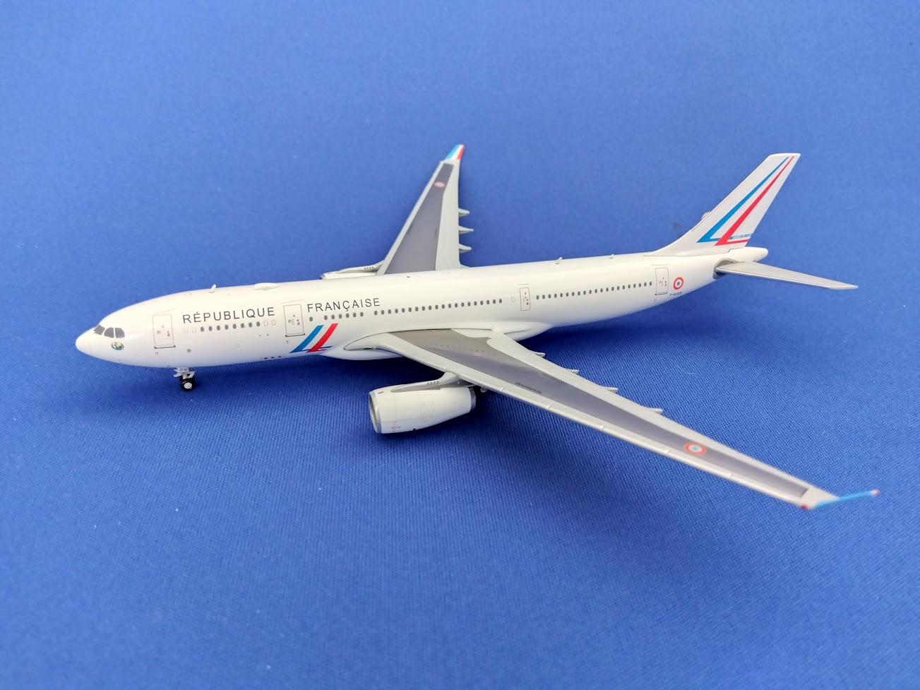LH4224 JCWING French Air Force / フランス空軍 A330-200 F-UJCS 1:400 完売しました。 JC WING 1:400 French Air Force / フランス空軍 A330-200 亜鉛ダイキャスト製